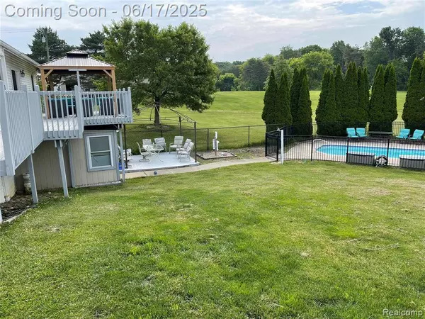 2520 Chilson Meadows Lane, Howell, MI 48843