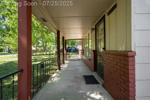 4030 Letart Avenue, Waterford Twp, MI 48329