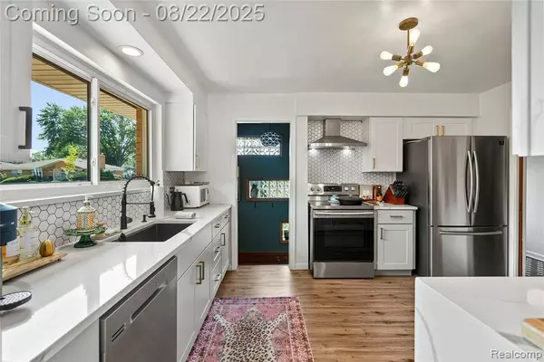 28706 Jacquelyn Drive, Livonia, MI 48154