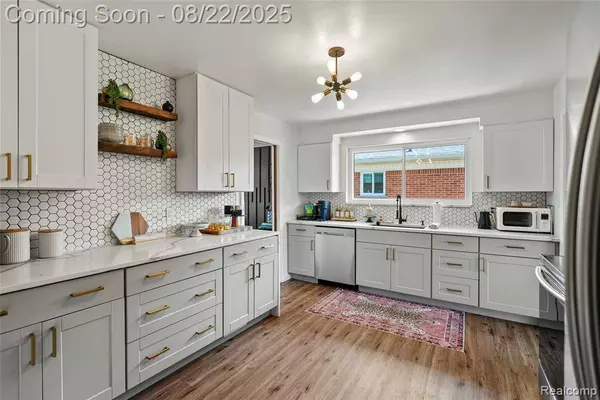 28706 Jacquelyn Drive, Livonia, MI 48154