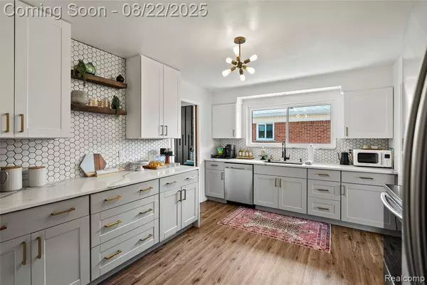 28706 Jacquelyn Drive, Livonia, MI 48154