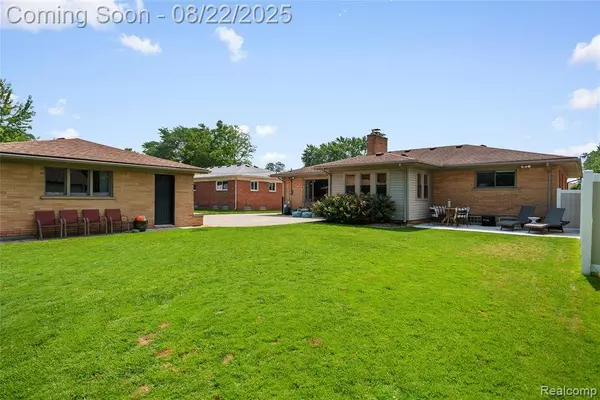 28706 Jacquelyn Drive, Livonia, MI 48154