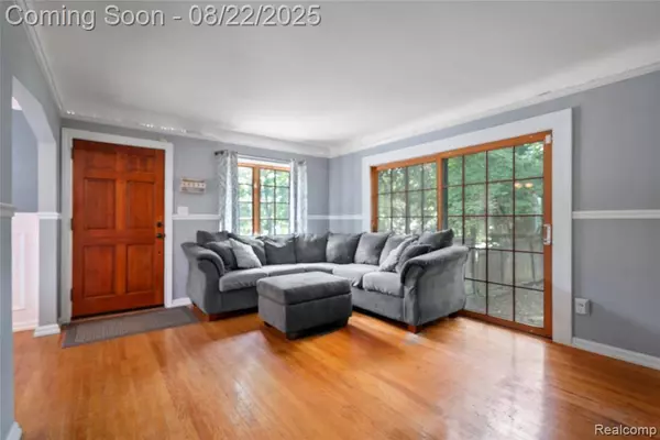 3704 Oakshire Avenue, Waterford Twp, MI 48328