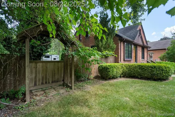 3704 Oakshire Avenue, Waterford Twp, MI 48328