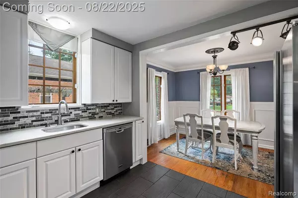 3704 Oakshire Avenue, Waterford Twp, MI 48328