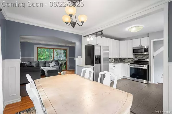 3704 Oakshire Avenue, Waterford Twp, MI 48328