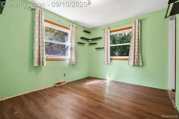 213 Pulford Street, Howell, MI 48843