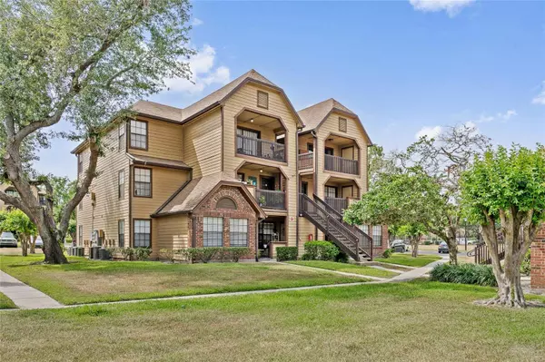 390 LAKE PLACID CT #304, Altamonte Springs, FL 32701