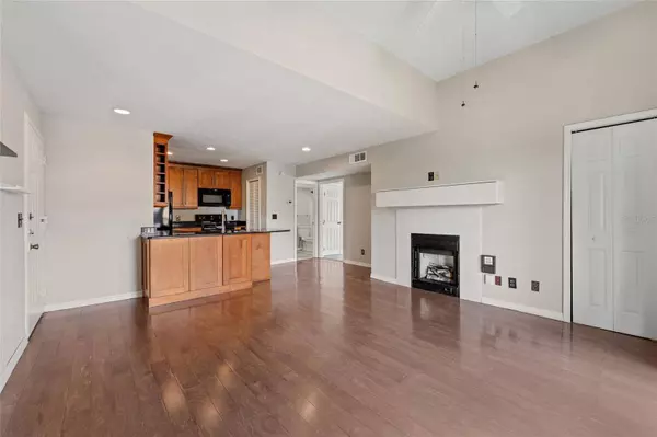 390 LAKE PLACID CT #304, Altamonte Springs, FL 32701