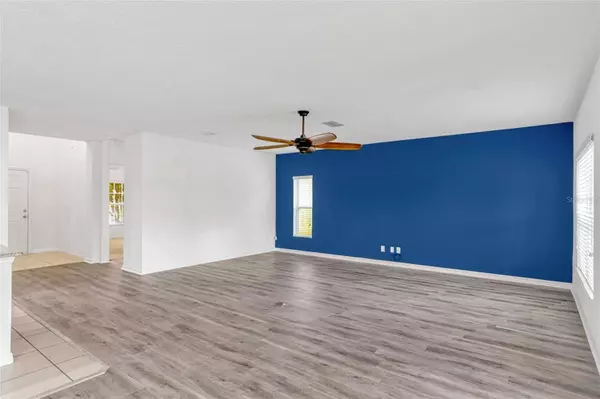 144 WILLIAMSON DR, Davenport, FL 33897