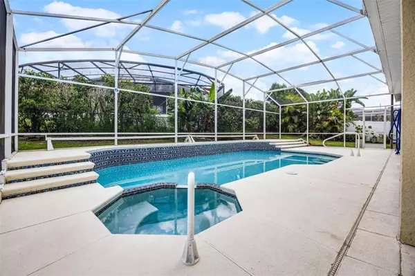 327 MCFEE DR, Davenport, FL 33897