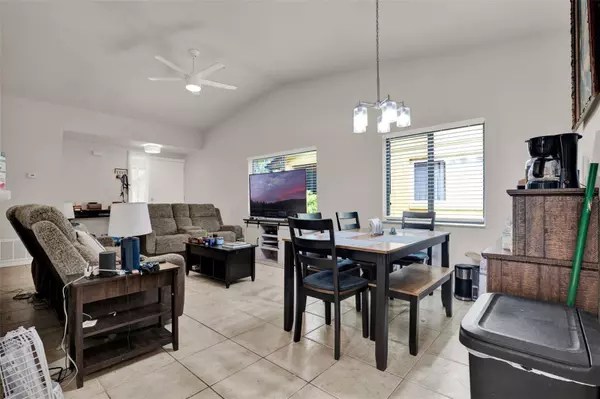 212 PERTH CT #B, Winter Springs, FL 32708