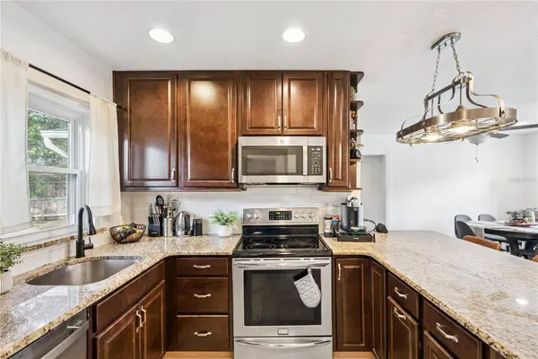 1909 FERN CIR, Orlando, FL 32803