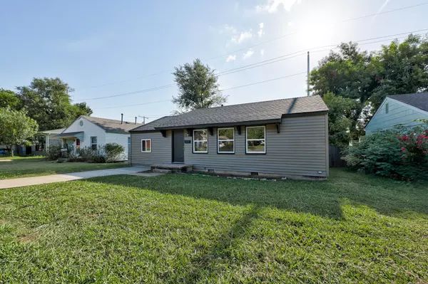 Midwest City, OK 73110-5838,516 Monroney Dr