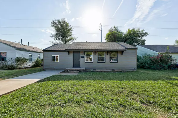 516 Monroney Dr, Midwest City, OK 73110-5838