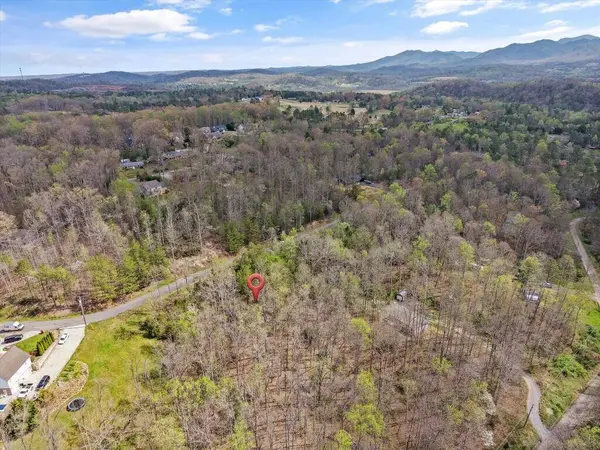 1433 Timber TRL, Newport, TN 37821