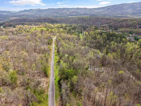 1433 Timber TRL, Newport, TN 37821