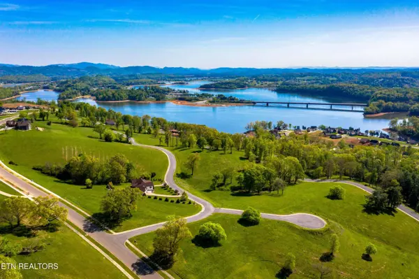 2480 Starboard Crest Rd, Morristown, TN 37814