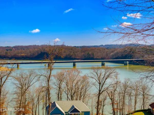 2480 Starboard Crest Rd, Morristown, TN 37814