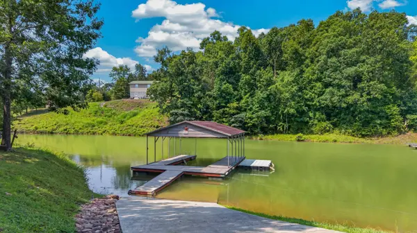 1573 Topaz LN, Dandridge, TN 37725