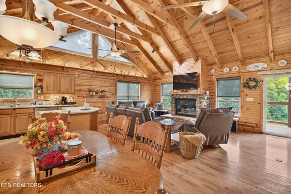 1573 Topaz LN, Dandridge, TN 37725