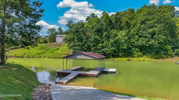 1573 Topaz LN, Dandridge, TN 37725