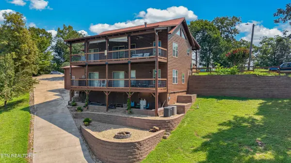 1573 Topaz LN, Dandridge, TN 37725