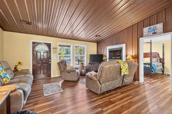 4921 Hooper HWY, Cosby, TN 37722