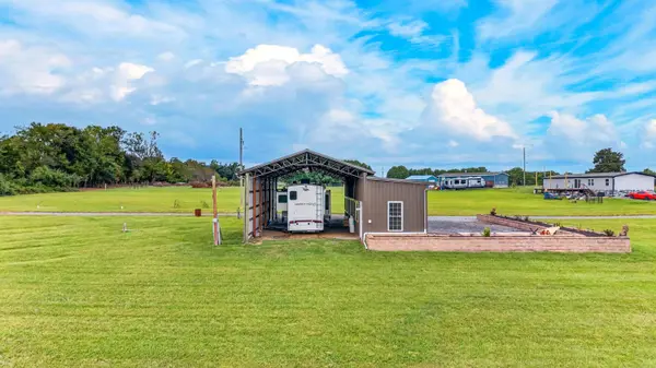 348 Harris Town Rd, Bulls Gap, TN 37711