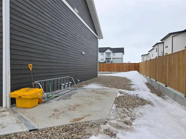 201 Lynnwood Bay, Altona, MB R0G0B1