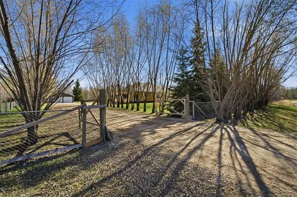 30 DACOR Drive, La Broquerie, MB R0A0W0