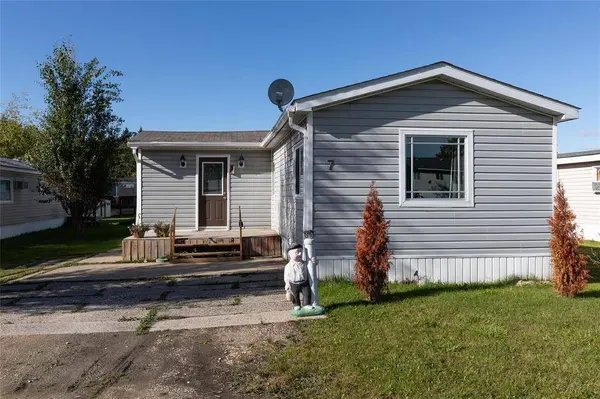 7 ASPEN FIVE Drive, Steinbach, MB R5G0M4