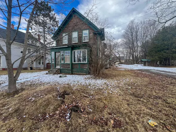 40 High ST, Houlton, ME 04730