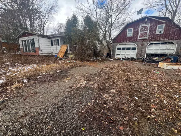 350 Military ST, Houlton, ME 04730