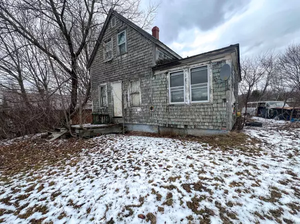 298 Military ST, Houlton, ME 04730