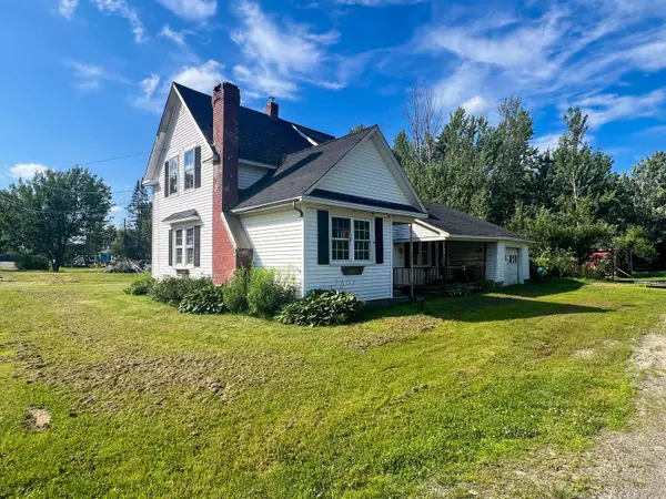 419 Station RD, Stacyville, ME 04777