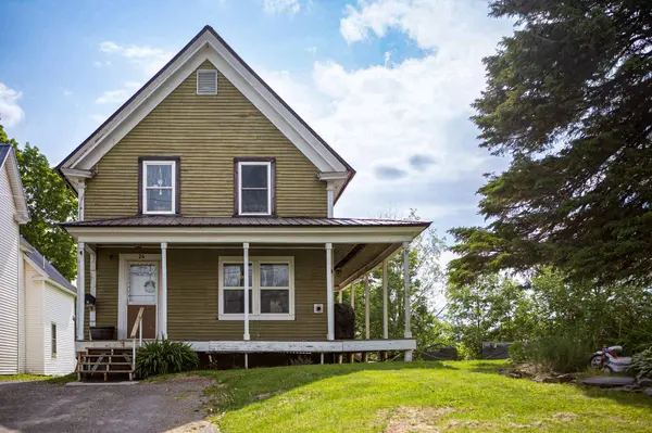 24 Florence AVE, Houlton, ME 04730