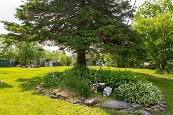 24 Florence AVE, Houlton, ME 04730