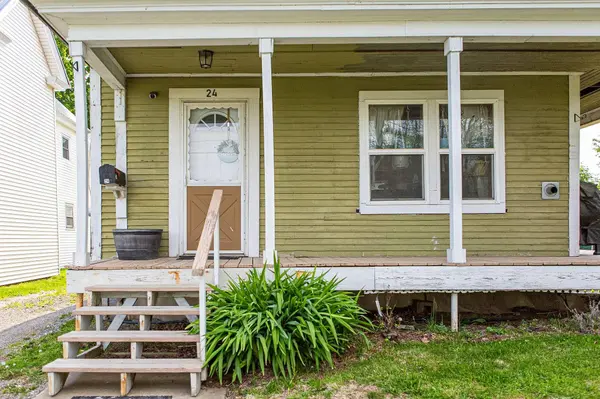24 Florence AVE, Houlton, ME 04730