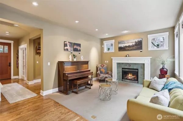 34719 SE Carmichael LOOP, Snoqualmie, WA 98065