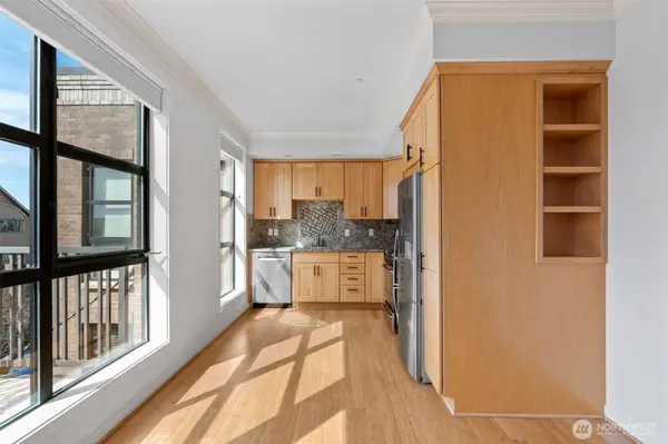 4116 California AVE SW #401, Seattle, WA 98116