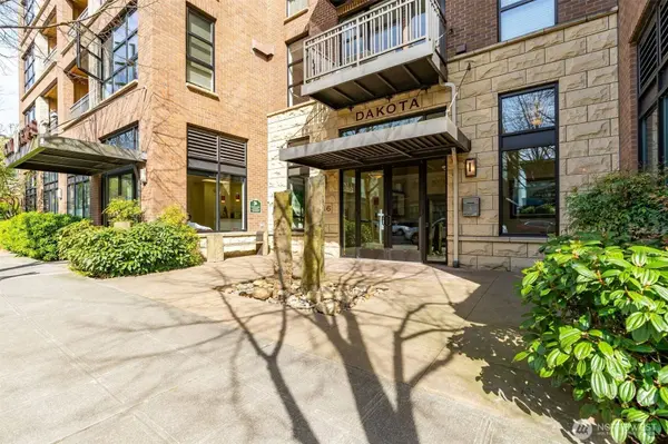 4116 California AVE SW #401, Seattle, WA 98116