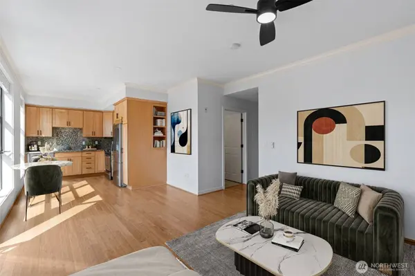 4116 California AVE SW #401, Seattle, WA 98116