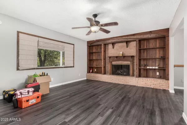 3201 W Evans Drive, Phoenix, AZ 85053