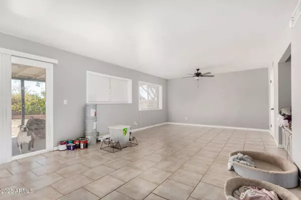 3201 W Evans Drive, Phoenix, AZ 85053