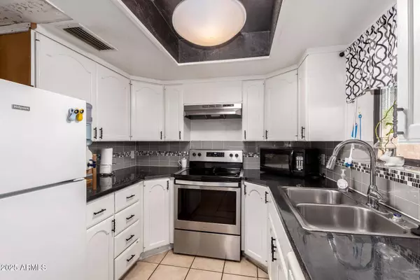 7143 N 63RD Drive, Glendale, AZ 85301