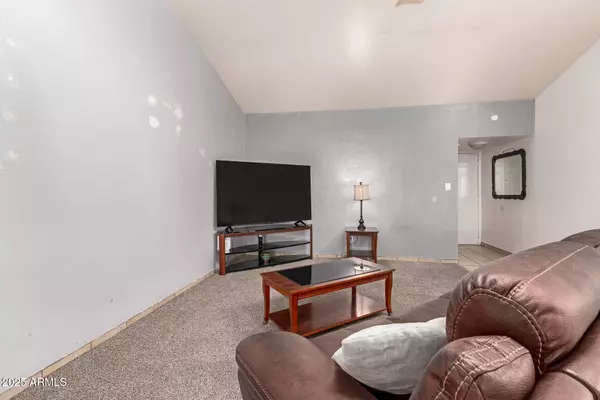 7143 N 63RD Drive, Glendale, AZ 85301