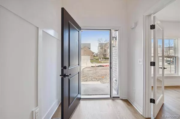 50536 Cottonwood Ct, Plymouth Twp, MI 48170