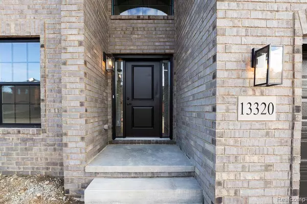 50536 Cottonwood Ct, Plymouth Twp, MI 48170