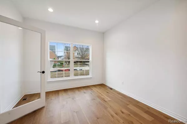 50536 Cottonwood Ct, Plymouth Twp, MI 48170